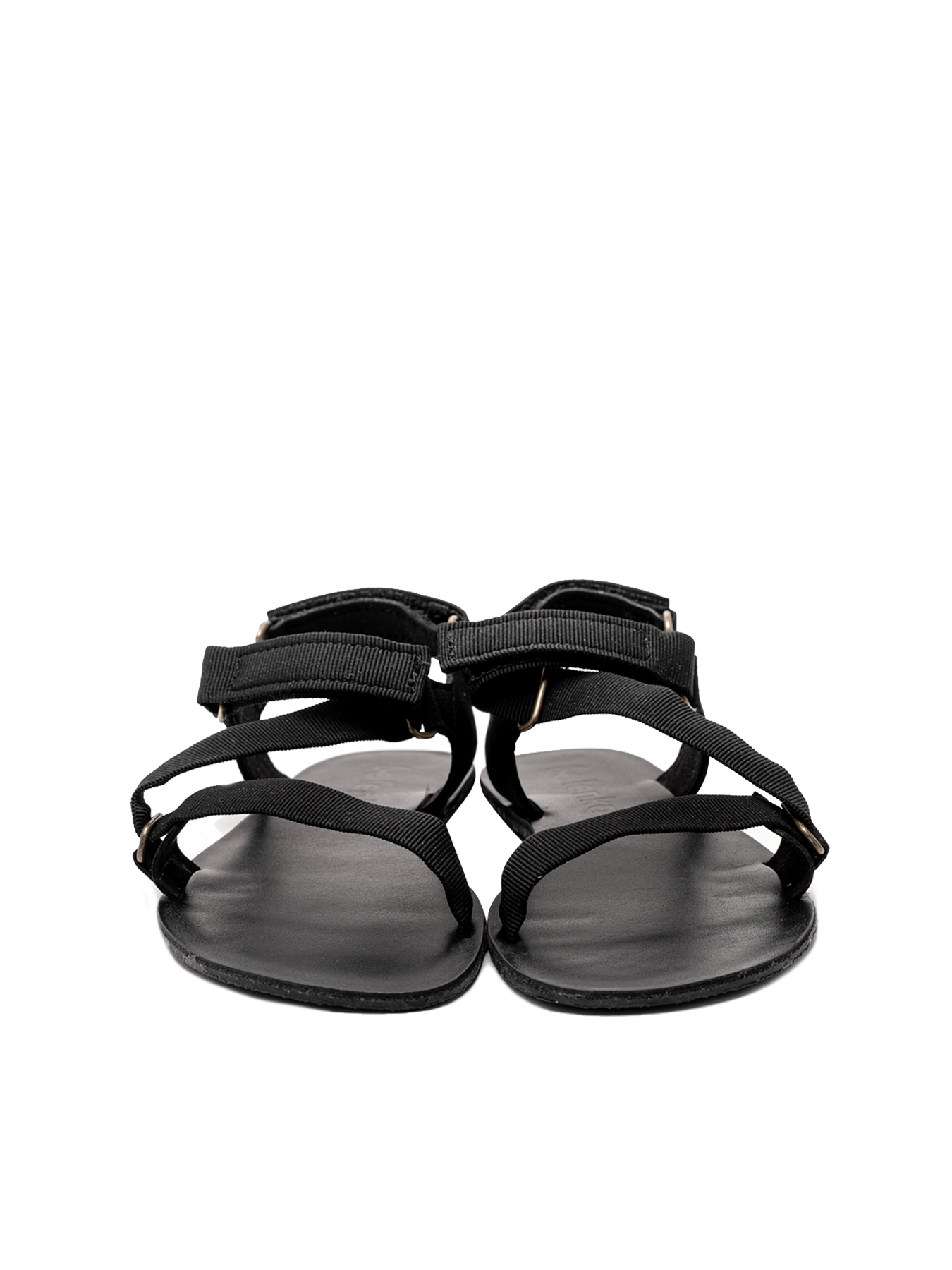 Barefoot sandále Be Lenka Flexi - Black.
Zvršok: textilPodšívka / stielka: textil + kožaPodošva: guma (SlimComfort)Výroba: PortugalskoEAN/SKU: %eanorsku%
    ľahké a sviežo vyzerajúce barefoot sandále    ideálna voľba pre dlhé letné prechádzky    nastaviteľný remienok pre bezproblémové uchytenie okolo členku    anatomicky prispôsobené ženskému chodidlu    pohodlné počas celodenného nosenia
Výhody barefoot topánok:
    dokonale napodobňujú chôdzu naboso    anatomický tvar topánky poskytuje štedrý priestor pre prsty    nulový sklon podrážky zachová pätu a špičku v jednej rovine pre správne držanie tela    flexibilné materiály zabezpečujú lepšiu funkčnosť svalov i šliach chodidla    ľahkosť obuvi ako prevencia proti únave nôh
Typ: vychádzková obuv