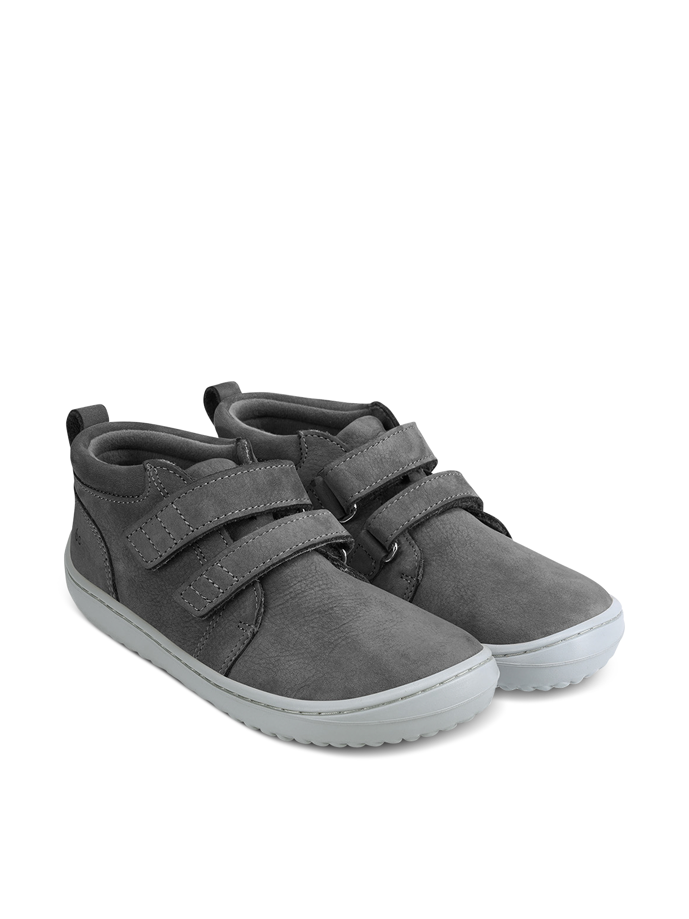 Detské barefoot topánky Be Lenka Play - Dark Grey.
  barefoot topánky dokonale napodobňujú chodenie naboso, presne tak, ako to vymyslela príroda  prešitá podošva pre dlhšiu životnosť topánok  podošva KidsComfort vďaka svojim výstupkom zaručuje dokonalú stabilitu  kožený golier na päte pre väčší komfort a odolnosť  textilná podšívka príjemná na dotyk   štýlové debosované logo Be Lenka
Výhody barefoot topánok:
ultra flexibilná podrážkazero drop: päta a špička v jednej rovine pre správne držanie telapriestranná špička pre vaše prstyľahká obuv
Typ obuvi: vychádzková obuv